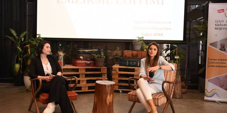 Beybida doğuma hazırlık eğitiminde anne adaylarıyla buluştu