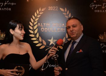 Paulmark Yönetim Kurulu Başkanı Mehmet Sait Kayatürk; Altın Boğaz Ödülleri’nde yılın en başarılı giyim markası ödülünü aldı.