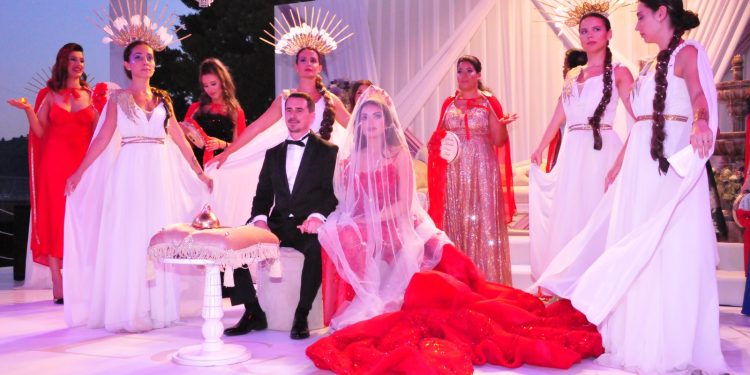 Ezgi Büşra Demir ve Pascal Meuter çiftinin rüya gibi düğünü