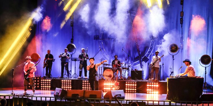 ATHENA, Harbiye Açıkhava Sahnesi’nde büyük bir konsere daha imza attı