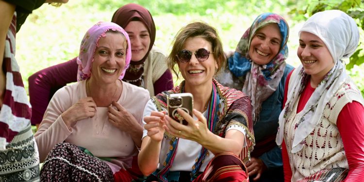 Ben Bu Cihana Sığmazam setine hayranlarından büyük ilgi