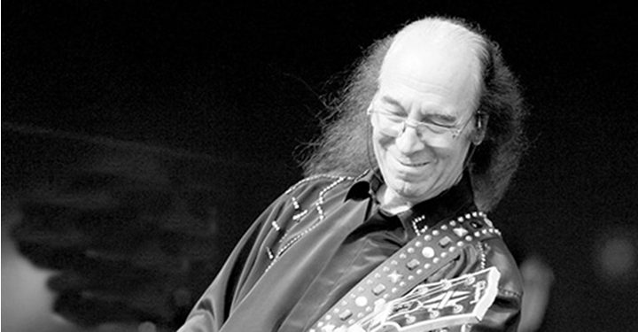 Türk rock müziğinin yaşayan efsanesi Erkin Koray hayatını kaybetti