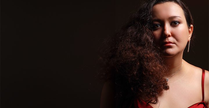 Selin Akdeniz müzik kariyerinde emin adımlarla ilerliyor