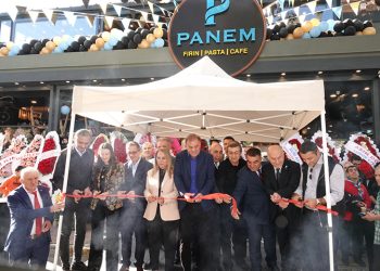 Panem Pasta Fırın Cafe açılışına yoğun ilgi