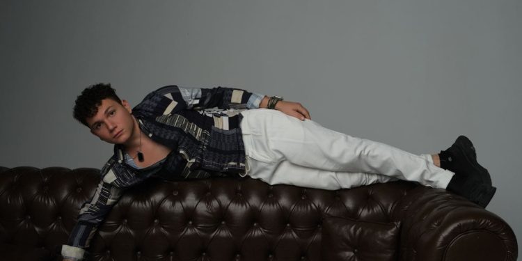 Cudi Harman: Müziğin Sınırlarını Zorlayan Genç Yetenek