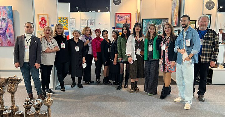 Antalya’nın ilk sanat fuarına sanatseverler yoğun ilgi gösterdi
