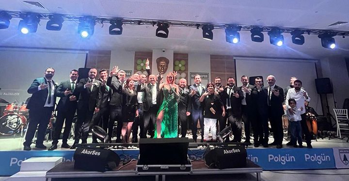 Petek Dinçöz’den Muğlaspor dayanışma gecesinde muhteşem performans!