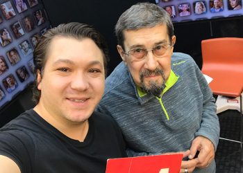 Raif Akyüz’ün bu haftaki konuğu duayen sanatçı Zihni Göktay oldu