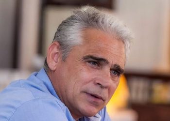 Ünlü manken ve oyuncu Tolga Savacı hayatını kaybetti