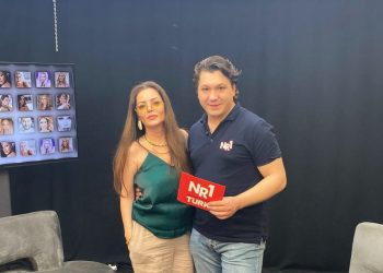 Ünlü sunucu Raif Akyüz’ün bu haftaki konuğu senarist ve yönetmen Müşerref Karadoğan oldu