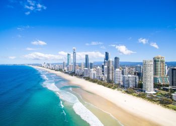 Discover the Best of the Coast with Gold Coast Tours Bus