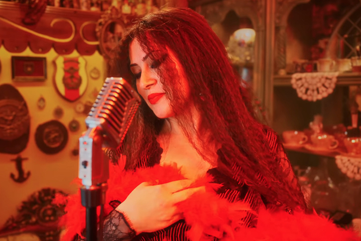 Çiğdem Turan’dan romantik esinti “Begonvil Çiçekleri”