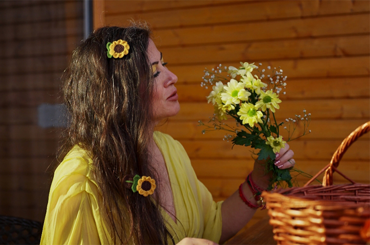 Çiçek sanatçı Çiğdem Turan’dan bahar müjdesi: ‘Günebakan’